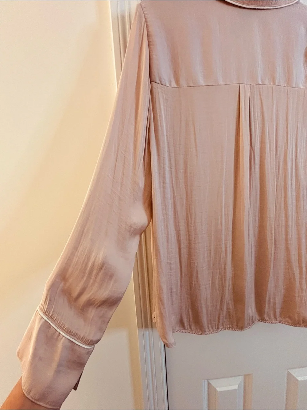 GAP Body Blush Pink Satiny Pajama Set Loungewear Button Up Lightweight L / M EUC